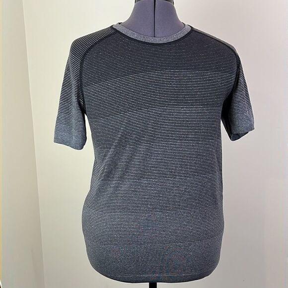 LULULEMON Vent Tech Short Sleeve Tee Black/Gray S EUC - Picture 1 of 5
